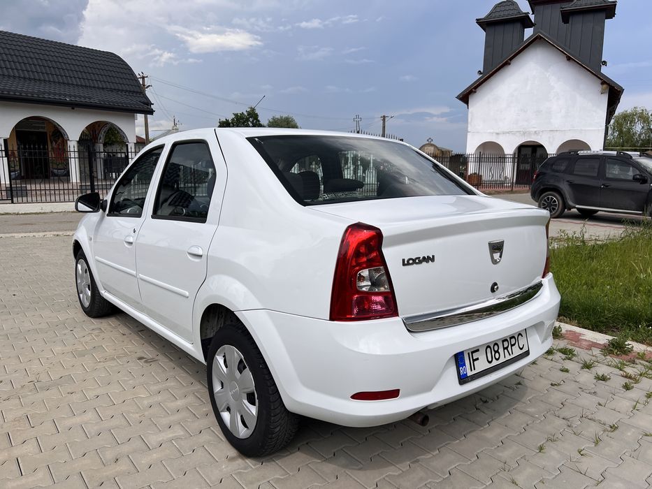 Dacia Logan 2012 Black line