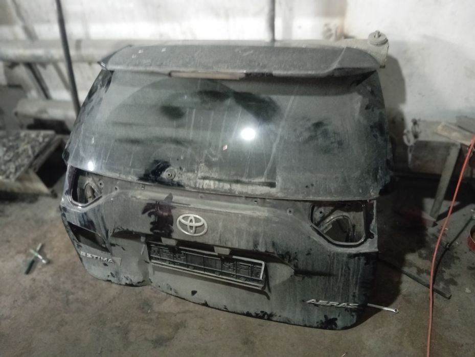 Продам заднее лобове стекло