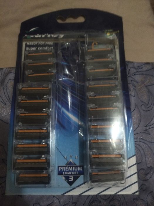 Продам недорого кассеты для бритья