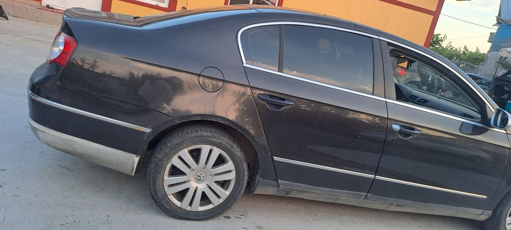 Vând usi dreapta fata dreapta spate vw Passat B6 berlina cod culoare LC8Z Moccabrown fara rugina