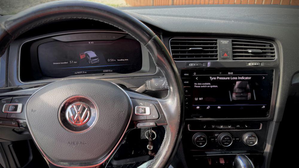 VOLKSWAGEN e-Golf 2019 — imagine 5