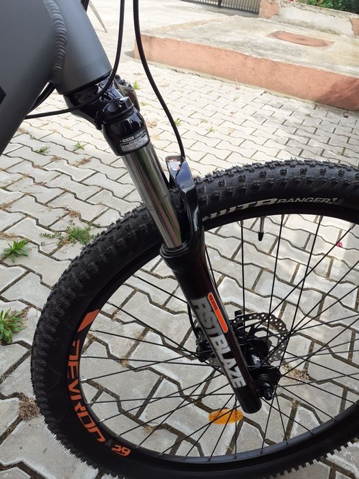 Bicicleta electrica noua