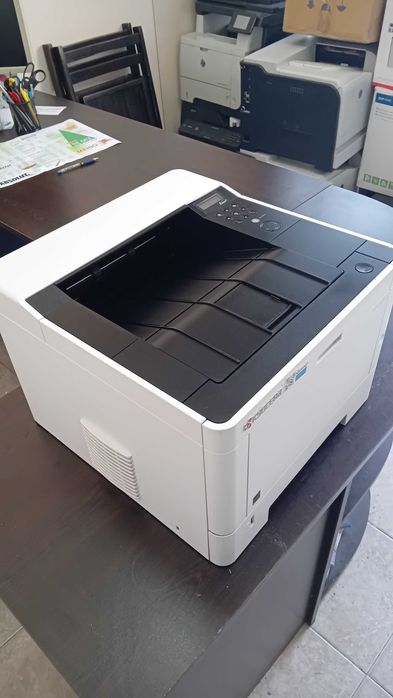 Отличен! Лазерен принтер Kyocera p2040 dn с дуплекс и мрежа