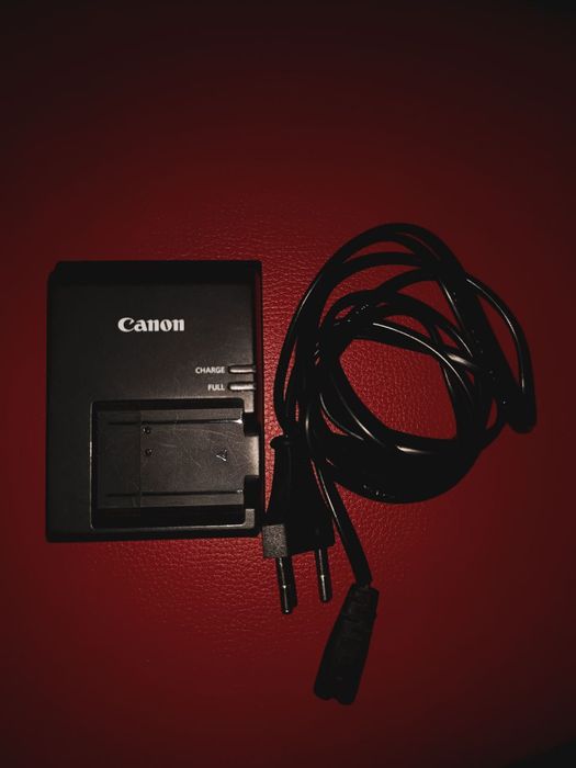 Продам камеру canon 4000D