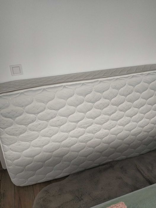Pat 90x200 de vânzare,cu saltea premium