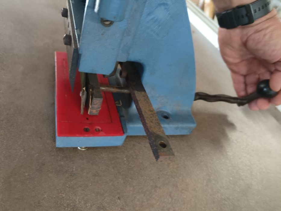 Ръчна Немска гилотина