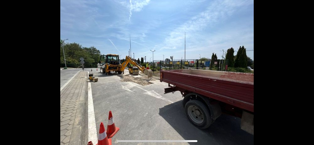 Услуги с комбиниран багер и самосвал за област Варна и региона +50 км