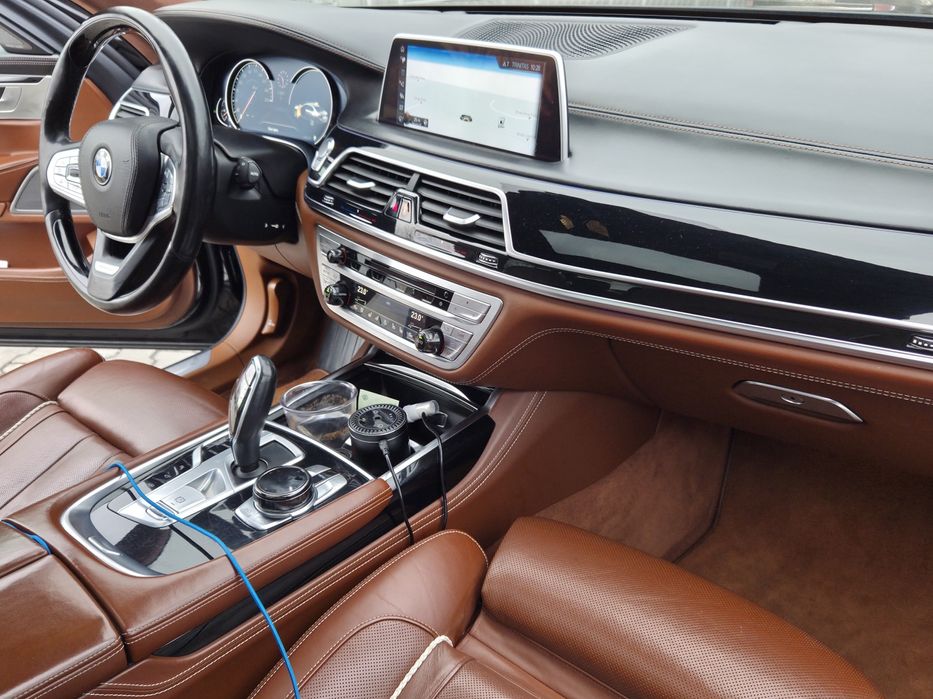 BMW 750LI Xdrive loong