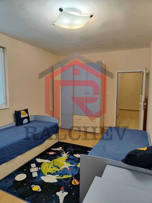 Дава се под наем Тристаен апартамент в Варна, Възраждане 3 - 110 кв.м за 698.19 € - Снимка #8