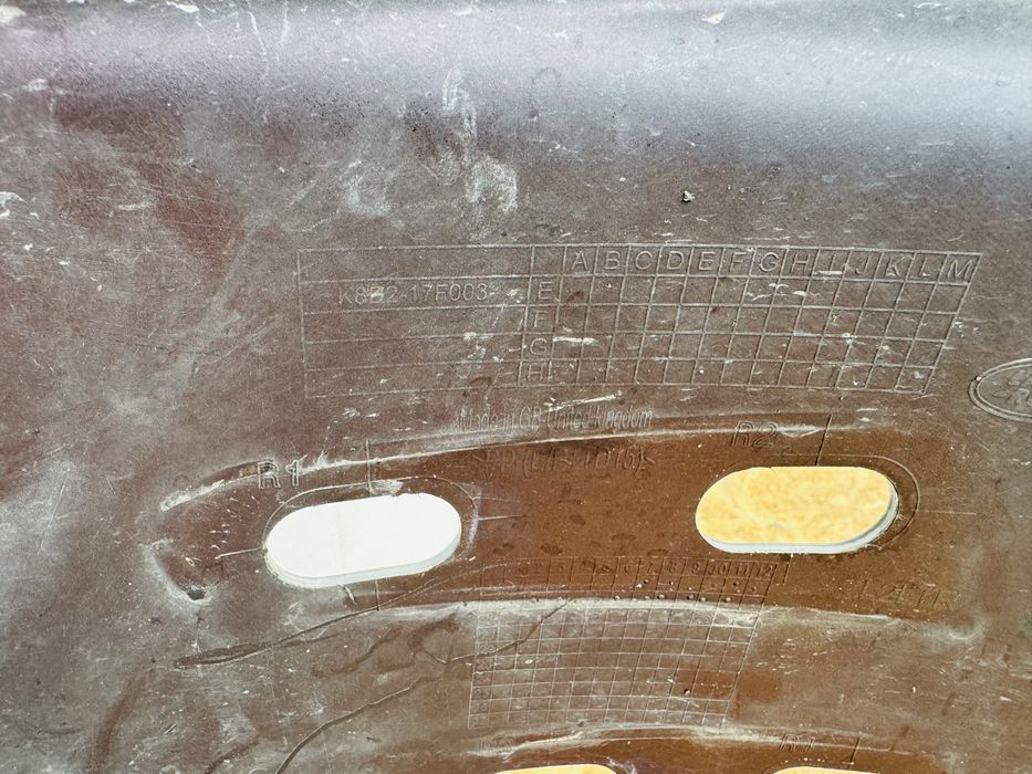 Bara fata  R-Dynamic Range Rover Evoque dupa 2018 cod K832-17F003