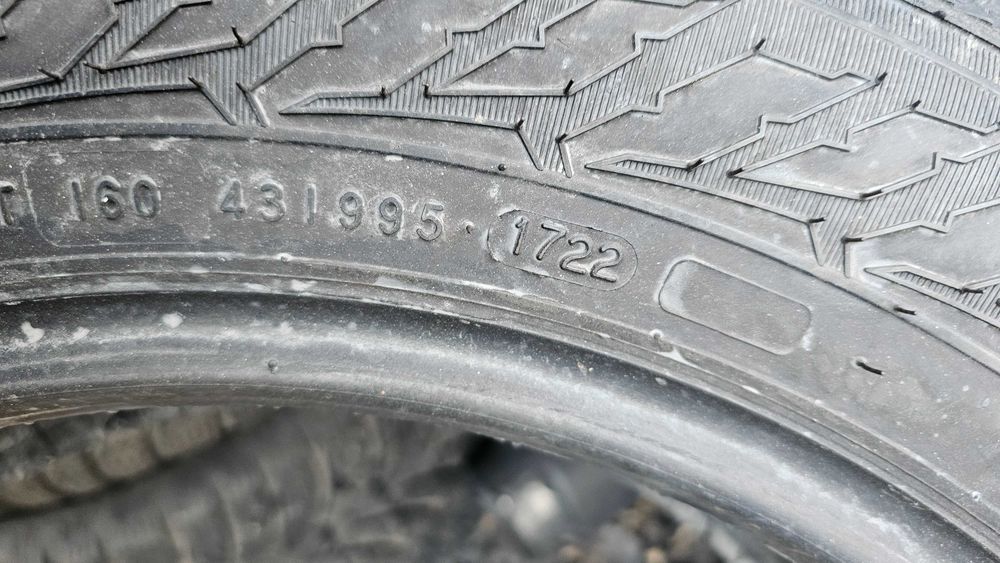 anvelope 215 60 17c NOKIAN iarna