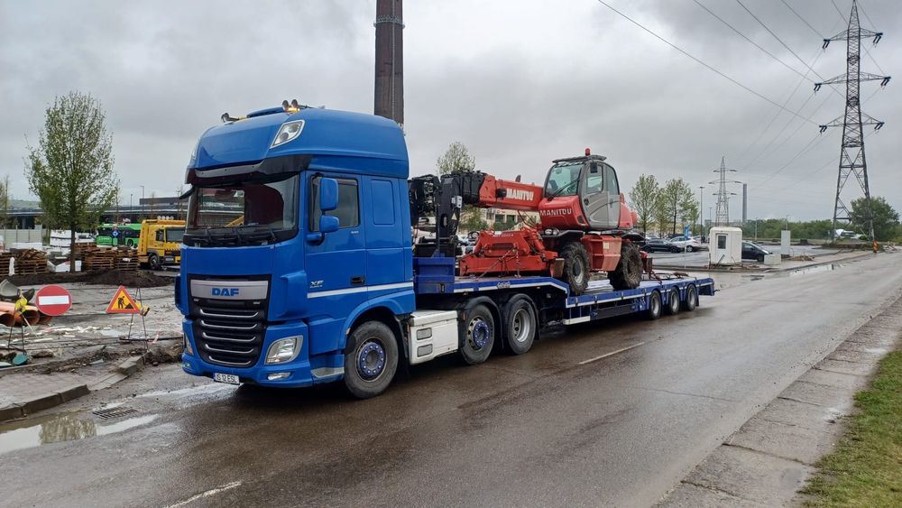 Închiriez motostivuitor stivuitor manitou încarcator telescopic macara