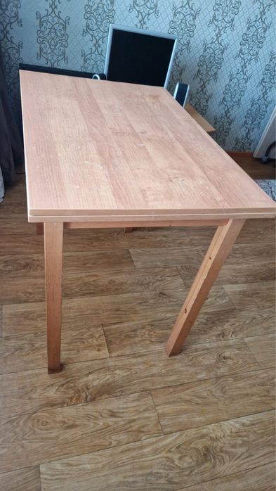 Продается стол книжка