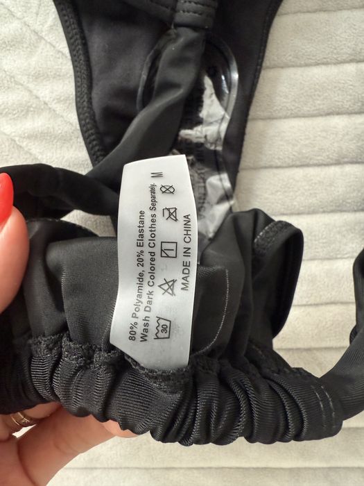 Черен бански в две части