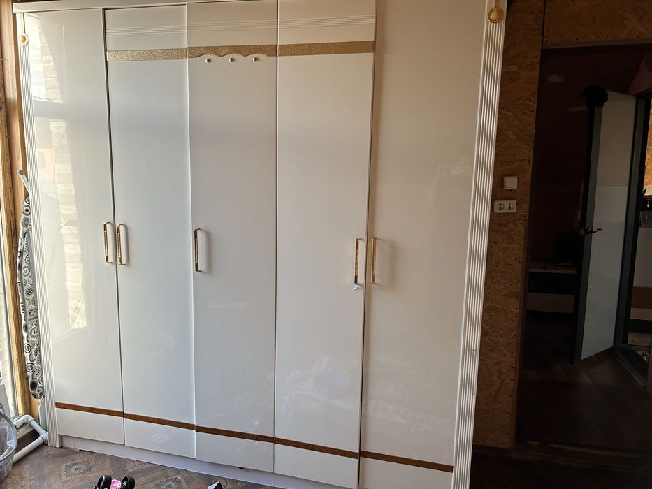 Продам спальный гарнитур