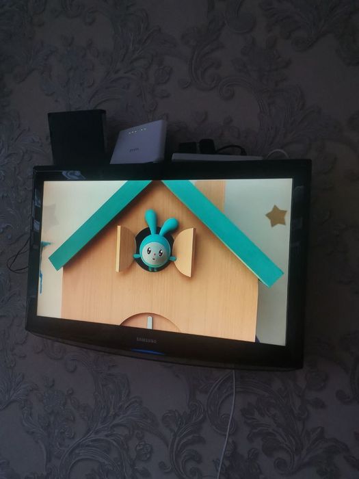 ТВ SAMSUNG 43 бу из Дубая оригинал СЕНСОРНЫЙ