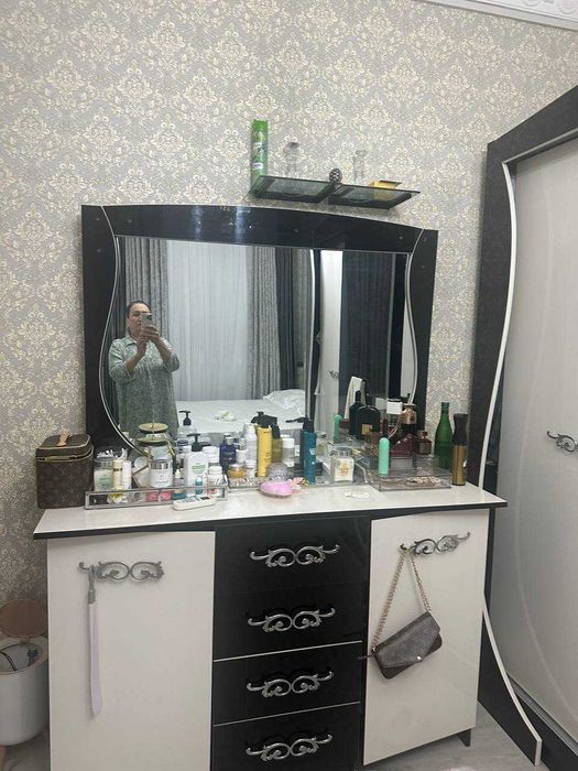 Продаётся четырёх комнатная квартира на таш сельмаше