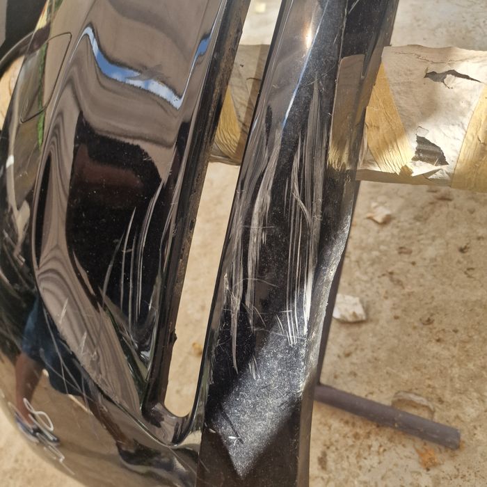 Volvo V40  2018 предна броня