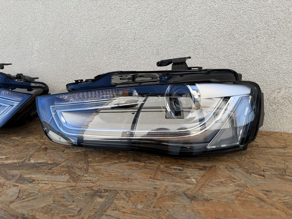SET Far stanga dreapta Audi A4 B8 B8.5 8K Facelift Xenon + LED Origine