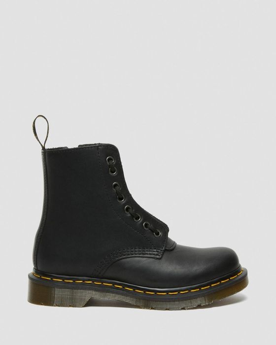 Чисто нови боти Dr. Martens