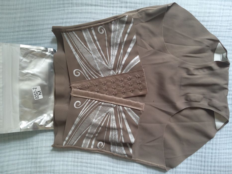 Утягивающий трусики новый