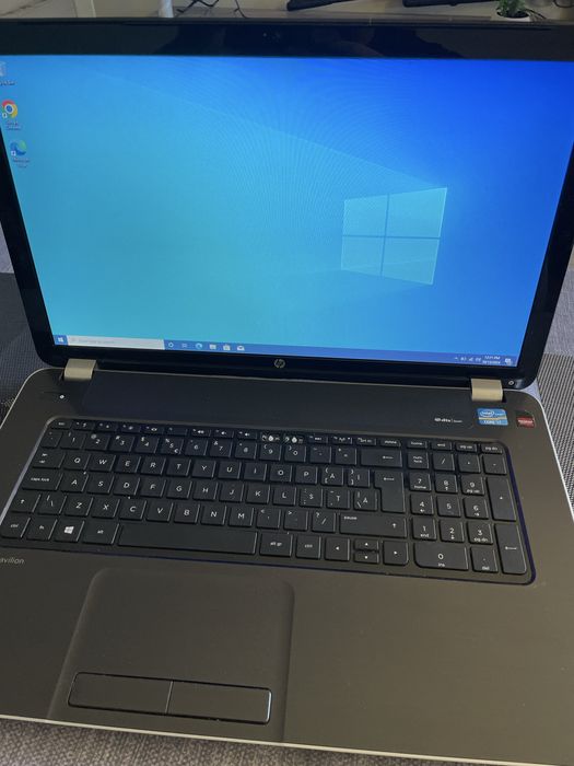 Лаптоп hp 17.3