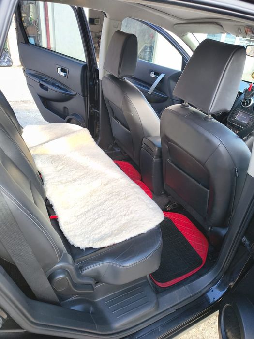 Nissan Qashqai+2  2010