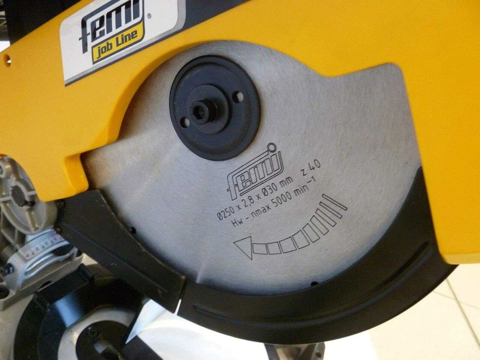 Настолен циркуляр FEMI TR078, 250 мм, 1800W