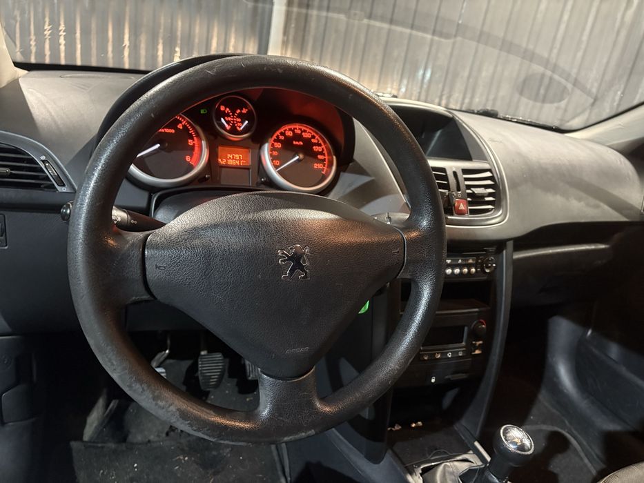 Peugeot 207 1,4hdi pret 999 euro