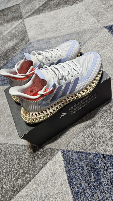 Vând Adidas 4DFWD