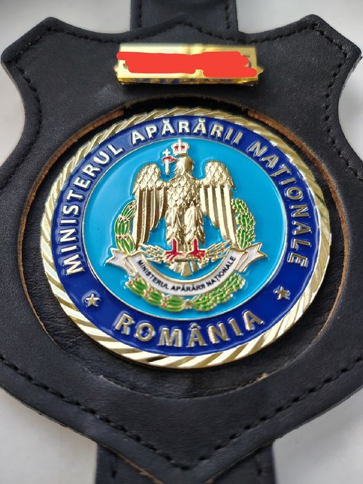 Insigna parbriz MAPN cu ventuze, din piele naturală nouă.