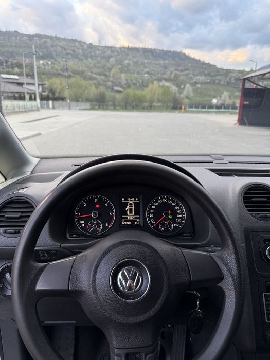 Volkswagen Caddy 2.0 TDI – 140 CP – 4Motion – Automată – Full întreținută