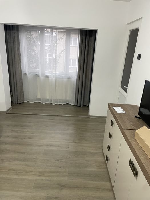 Inchiriez garsoniera