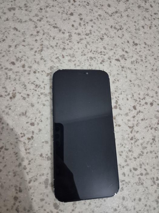 Айфон 12 сатылады