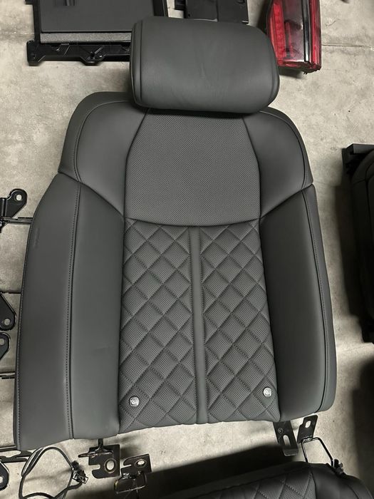 Кожен салон Audi S8 4N