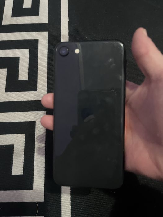 Айфон се 2020 64гб 77%