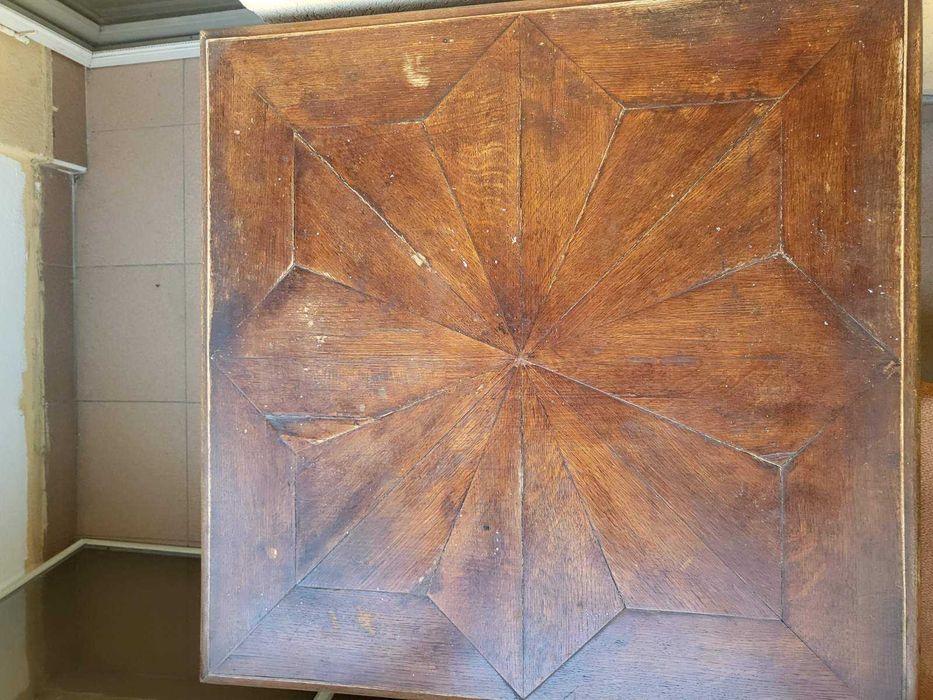 Старинна маса -масив