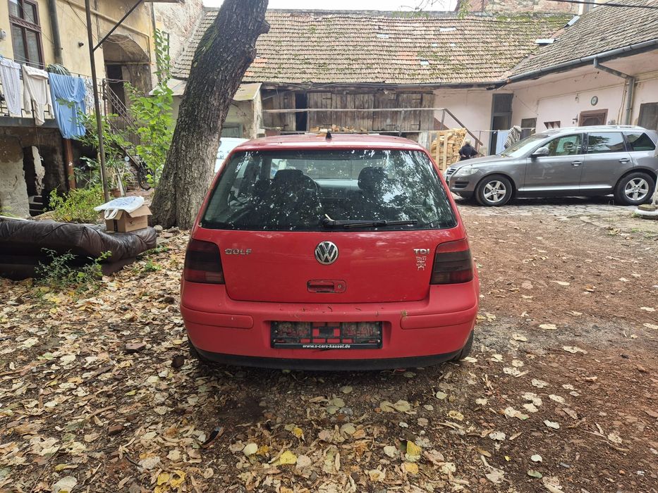 Dezmembrez Golf 4