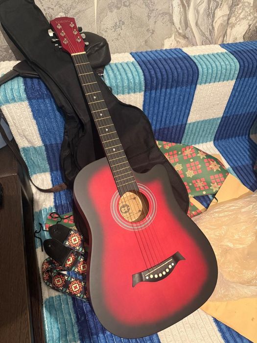 Продам гитару новую