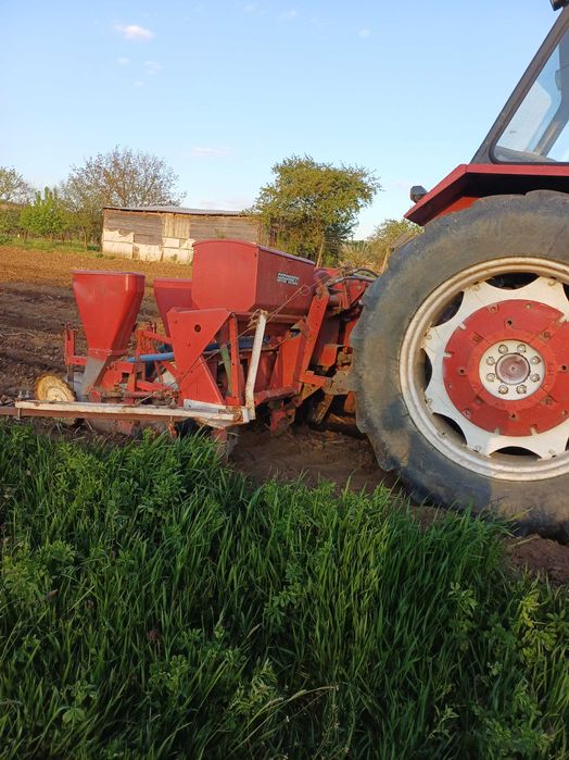 Vând semanatoare porumb gaspardo sp 510