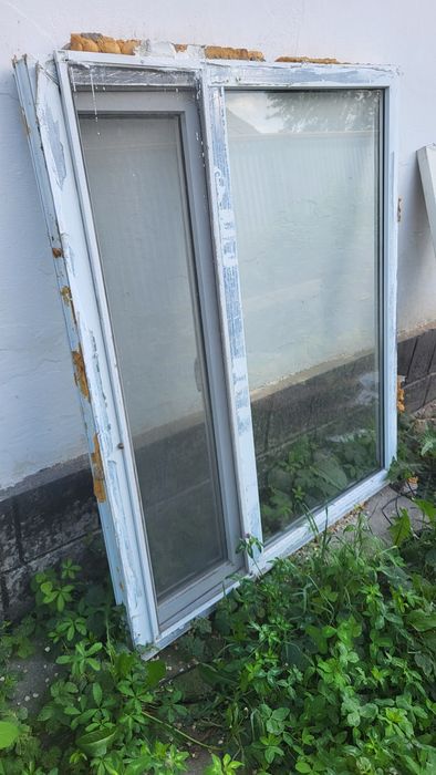 Пластик терезе буу, межком есік