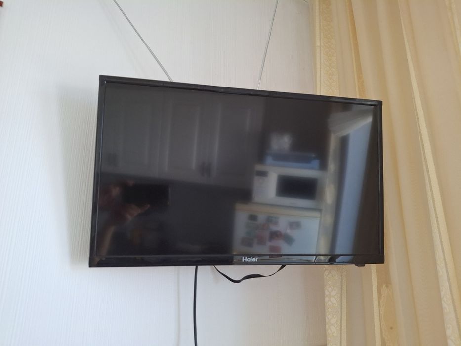 Продам маленький телевизор Haier