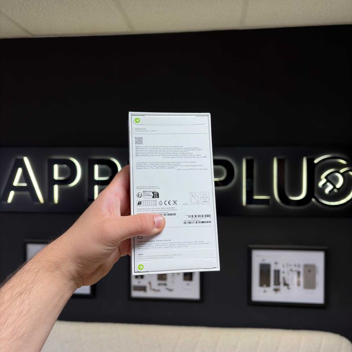 iPhone 17 Pro 256Gb Silver Nou/Sigilat + 24 Luni Garanție/ Apple Plug