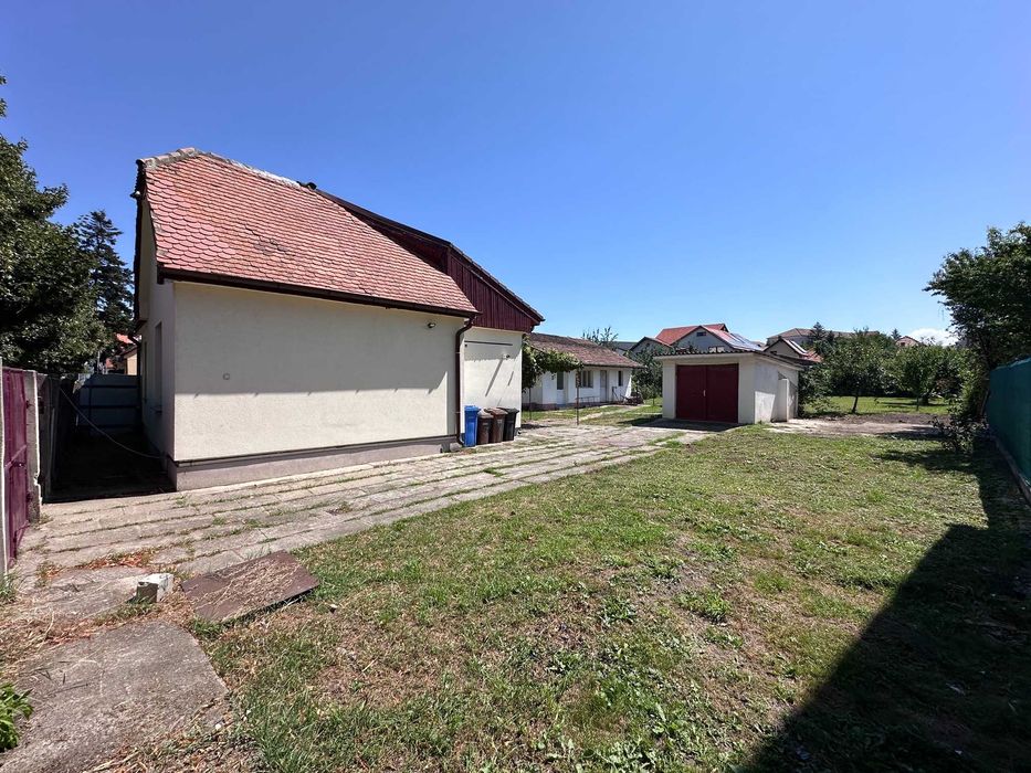 Inchiriez casa 2 camere singur in curte - teren 900 mp - Sibiu - str. Nicolae Iorga