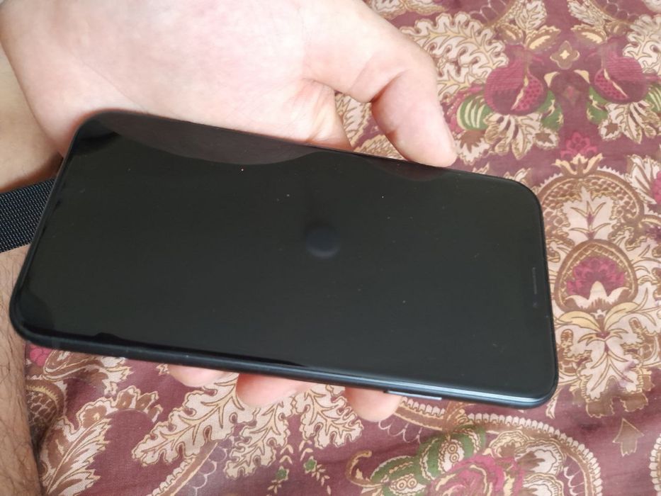 Продаётся iPhone XR