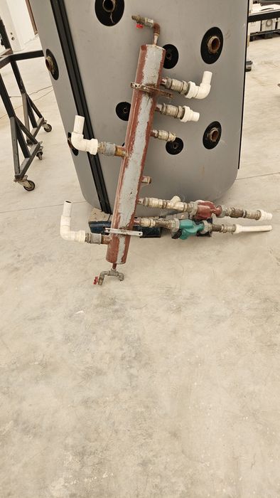 Distribuitor apa calda, echipat cu 2 pompe DAB