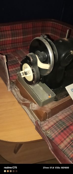 Швейная машина настольная