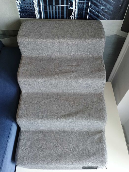 Vând scară pentru câini