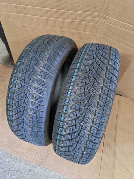 2 Goodyear R17 215/65/ 
зимни гуми 
DOT3018