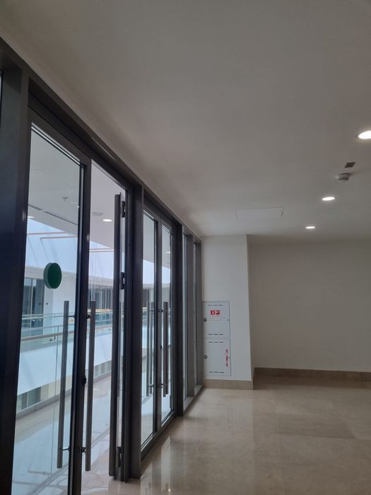 Офисные перегородки, витражи, двери — алюминий от производителя